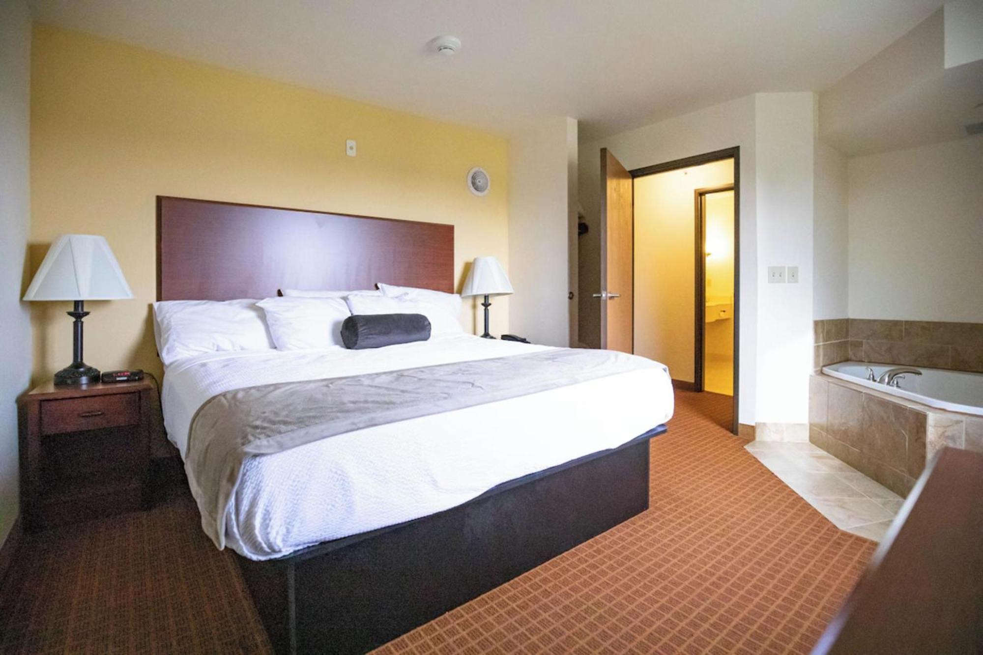 Park View Inn & Suites Hoisington Near Great Bend Εξωτερικό φωτογραφία