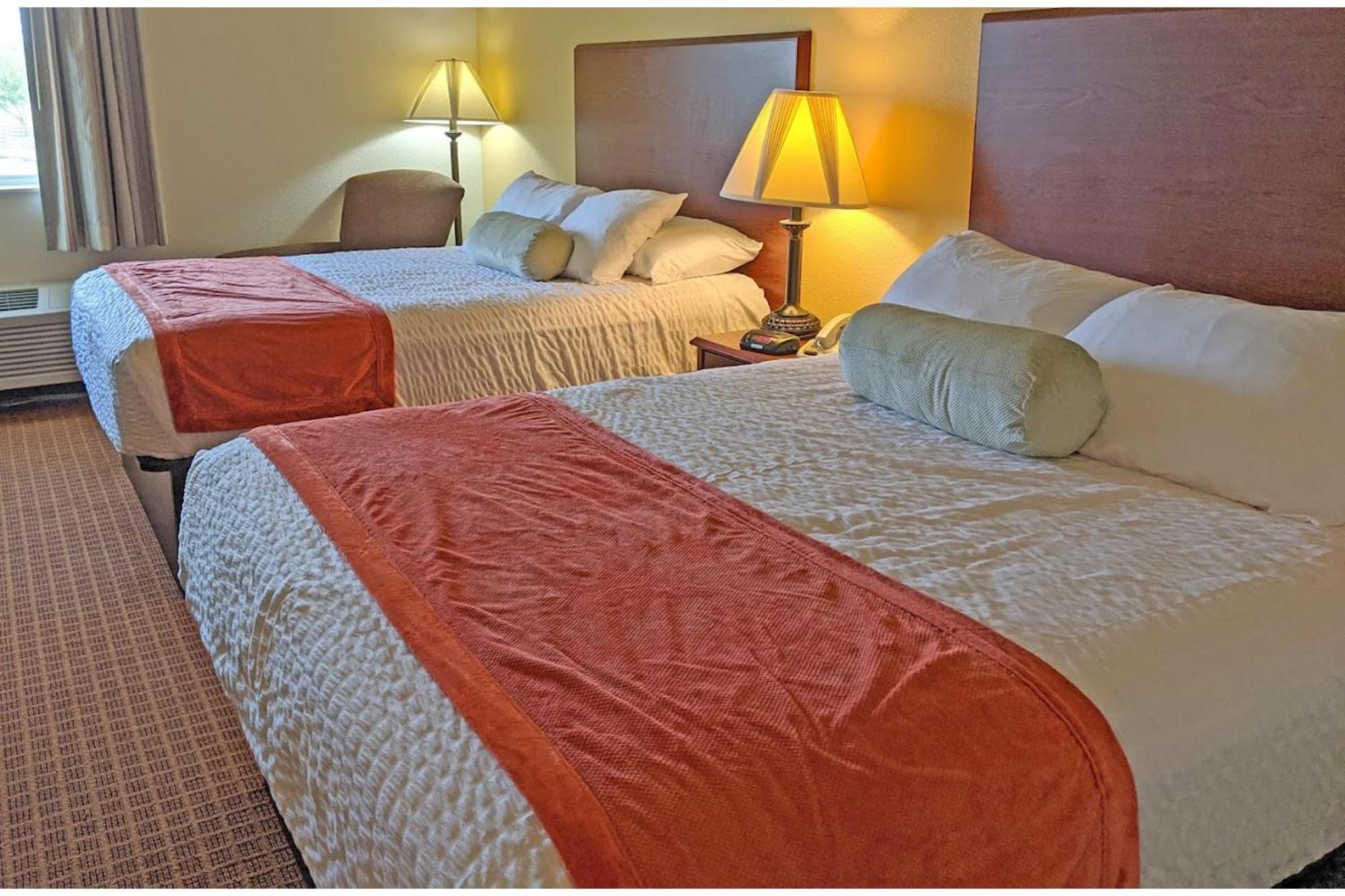 Park View Inn & Suites Hoisington Near Great Bend Εξωτερικό φωτογραφία