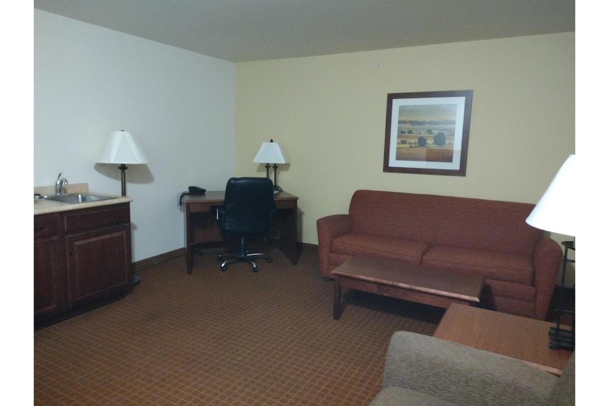 Park View Inn & Suites Hoisington Near Great Bend Εξωτερικό φωτογραφία