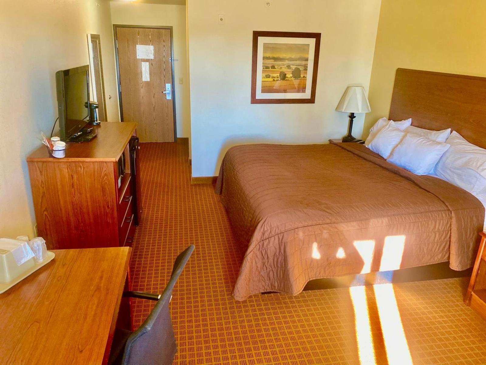 Park View Inn & Suites Hoisington Near Great Bend Εξωτερικό φωτογραφία