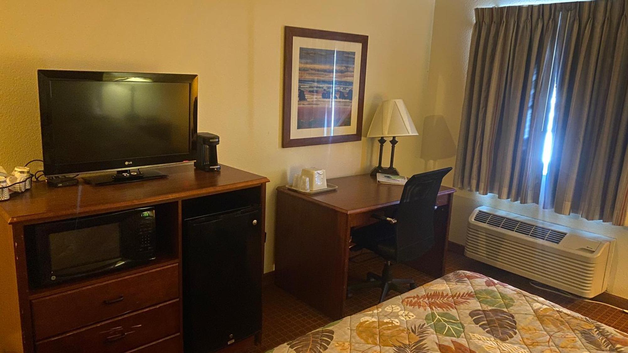 Park View Inn & Suites Hoisington Near Great Bend Εξωτερικό φωτογραφία