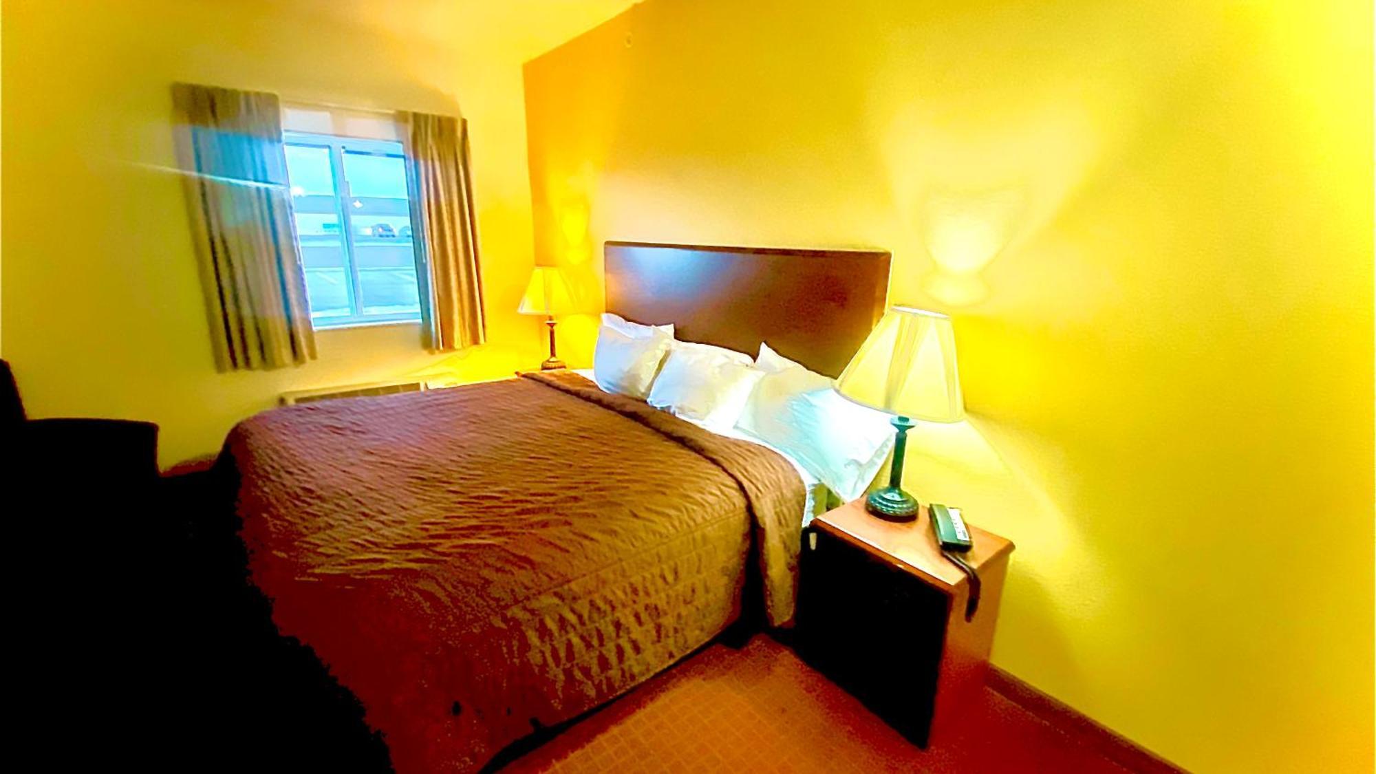 Park View Inn & Suites Hoisington Near Great Bend Εξωτερικό φωτογραφία