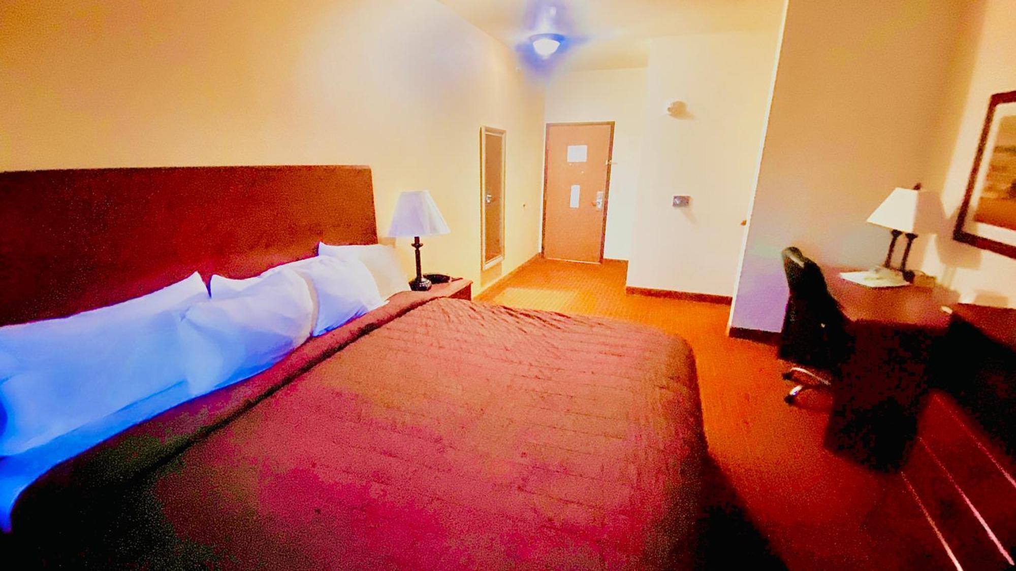 Park View Inn & Suites Hoisington Near Great Bend Εξωτερικό φωτογραφία